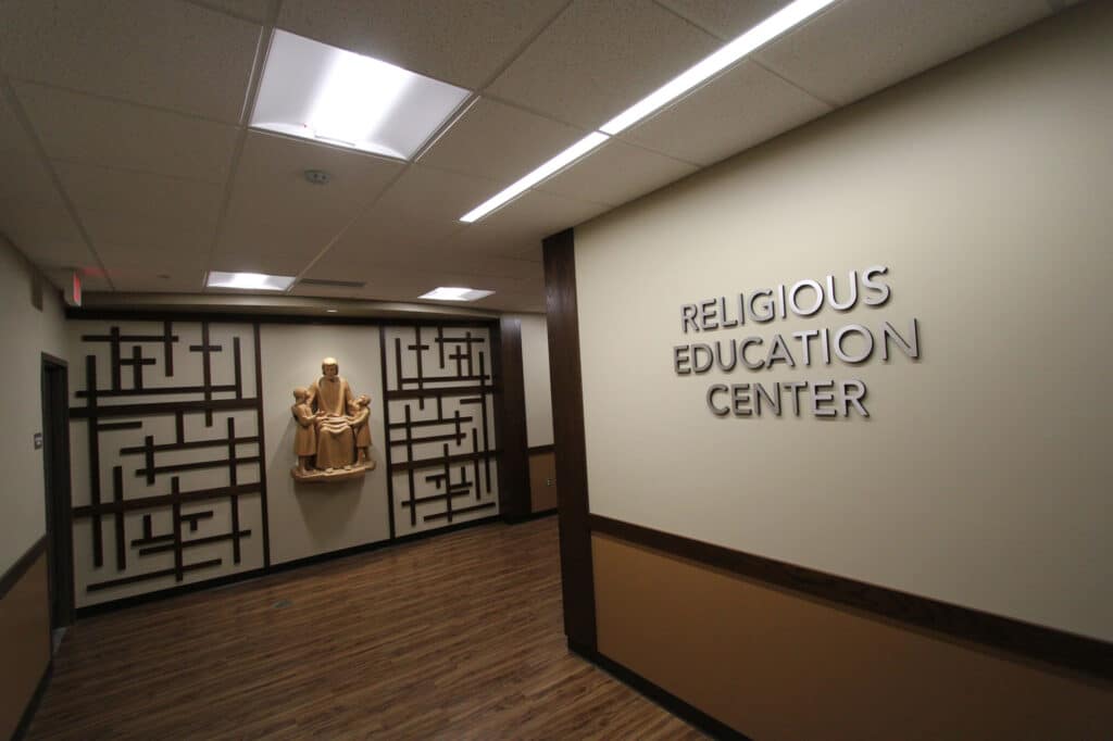 MMOC Lower Level Education Center Hallway